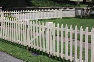 photo of a 4 foot high traditional style picket fence